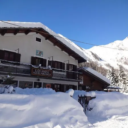 Aquila Bianca Hotel 3*