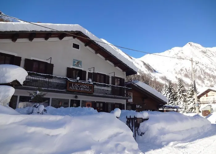 Aquila Bianca Hotell 3*